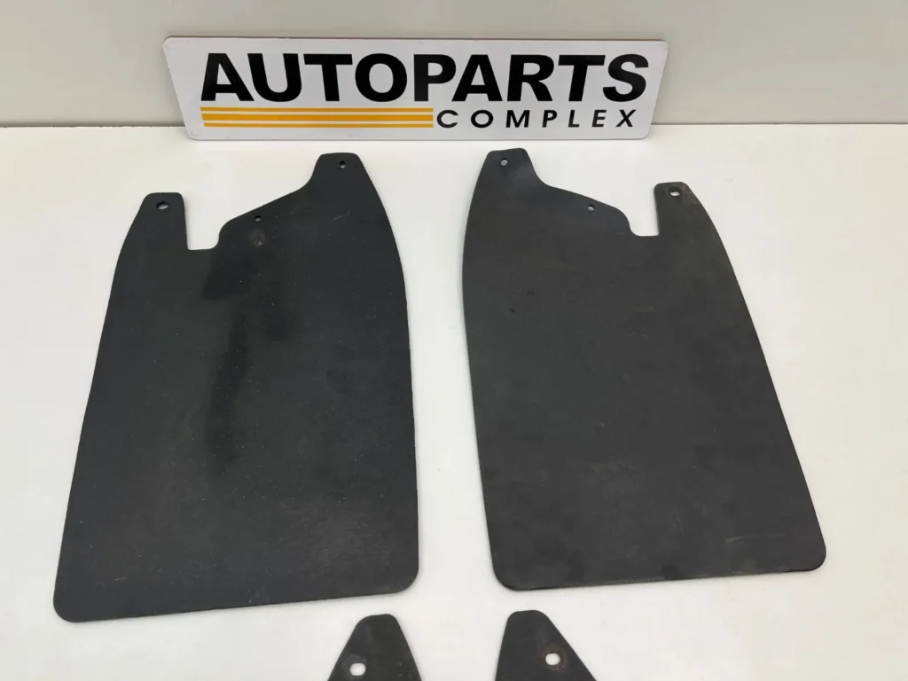 Hilux 1984 - 1988 mud flaps OEM set (12)