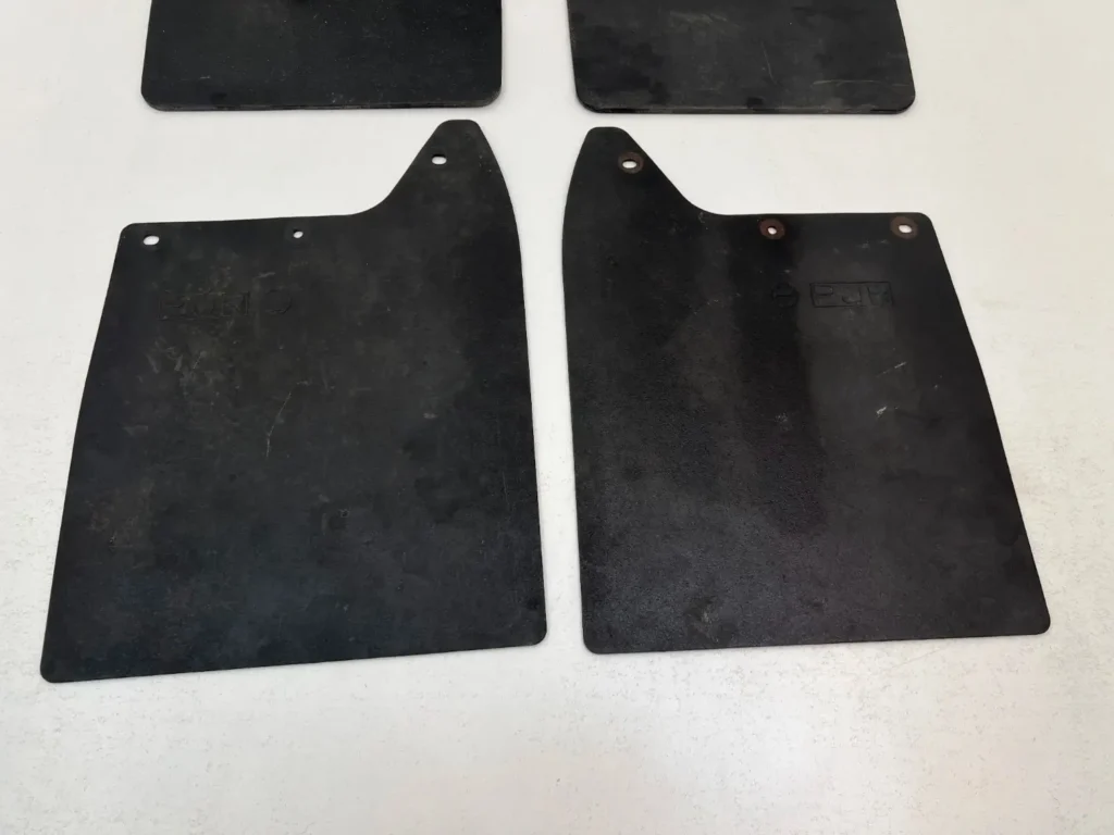 Hilux 1984 - 1988 mud flaps OEM set (13)