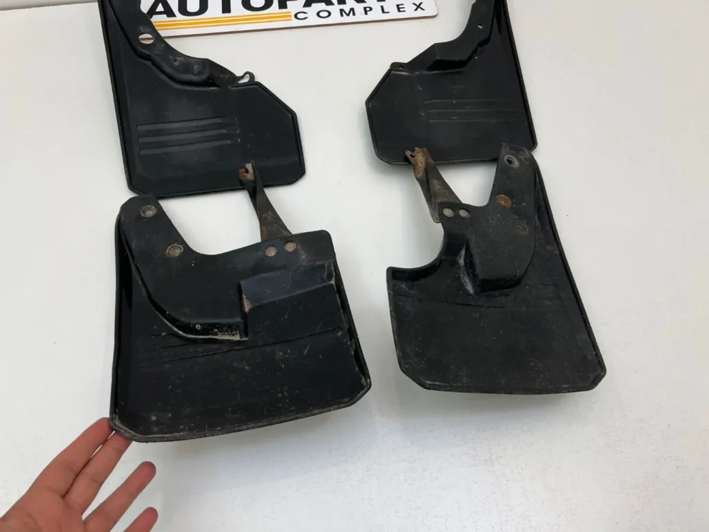 Land cruiser 70 series mud flaps set 1990 - 1996 (1)