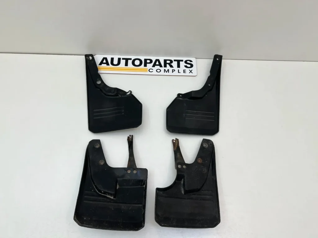 Land cruiser 70 series mud flaps set 1990 - 1996 (9)