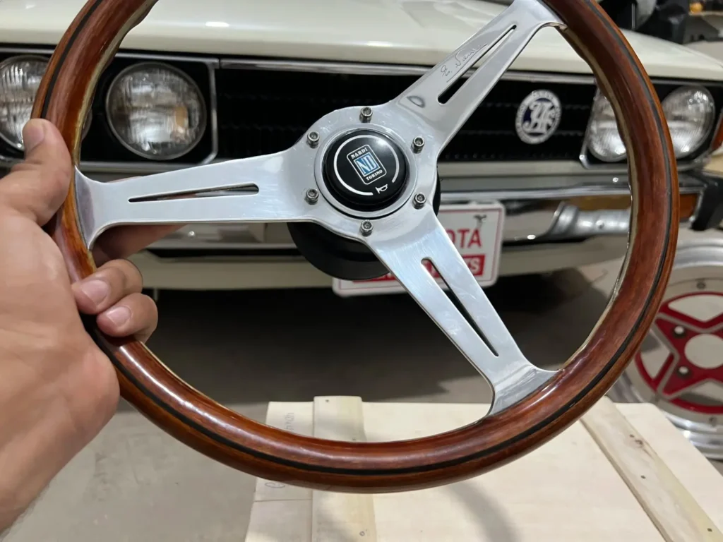 Legit Nardi classic wooden 360mm with Toyota hub adapter (8)