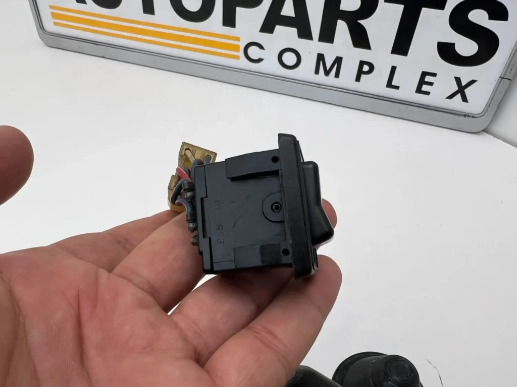 Toyota 1980s Rear windshield wiper switch (6)