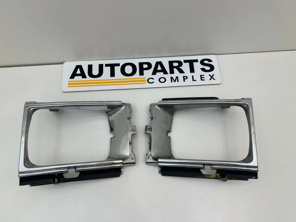 Toyota Hilux 1984 1985 1986 1987 1988 headlight chrome bezels pair (2)
