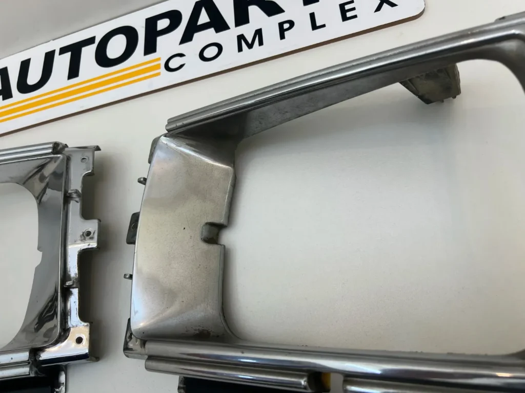Toyota Hilux 1984 1985 1986 1987 1988 headlight chrome bezels pair (6)