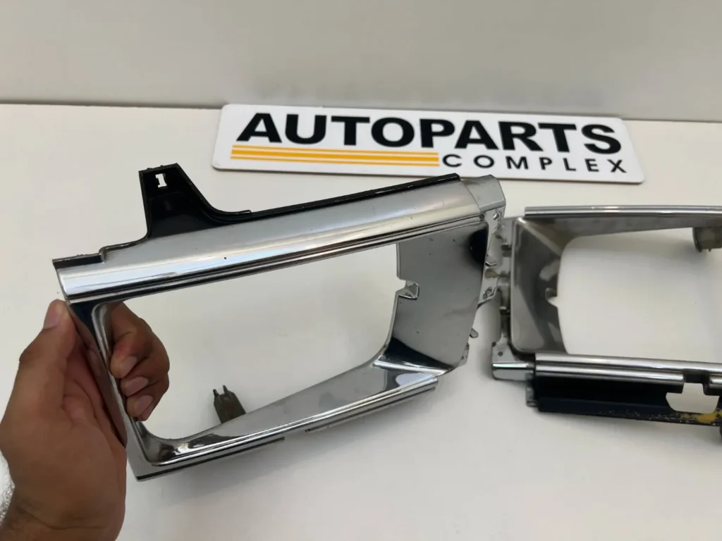 Toyota Hilux 1984 1985 1986 1987 1988 headlight chrome bezels pair (9)