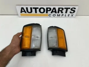 Toyota hilux 1984 - 1988 2wd 4wd parkingcorner lamps JDM type OEM (5)
