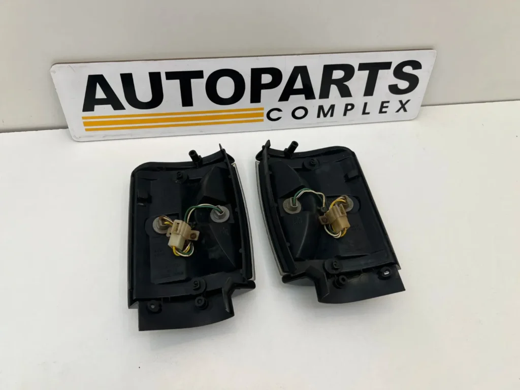 Toyota hilux 1984 - 1988 2wd 4wd parkingcorner lamps JDM type OEM (6)