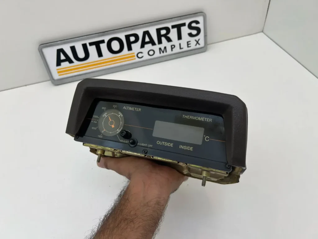 Toyota land cruiser 70 series altimeter (1)
