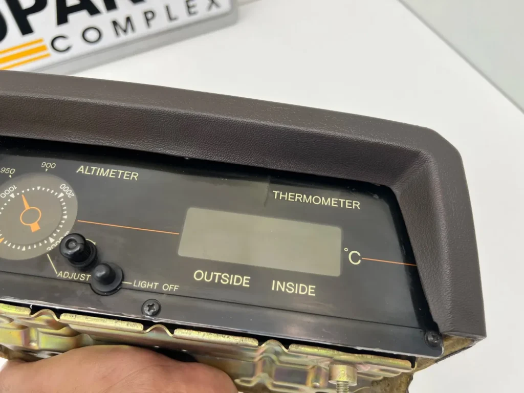 Toyota land cruiser 70 series altimeter (3)