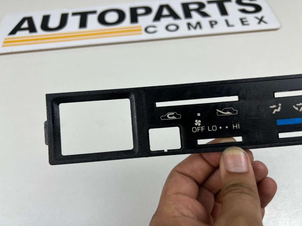 1989 - 1995 Toyota Pickup Truck 4Runner climate control panel (4)
