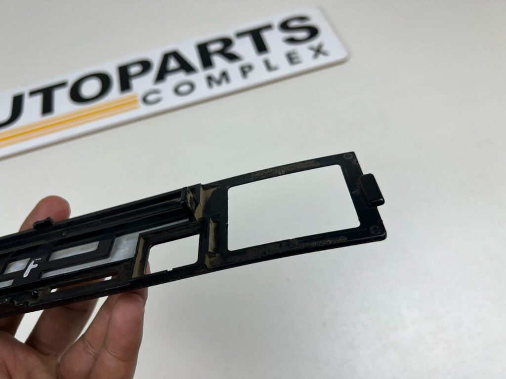 1989 - 1995 Toyota Pickup Truck 4Runner climate control panel (8)
