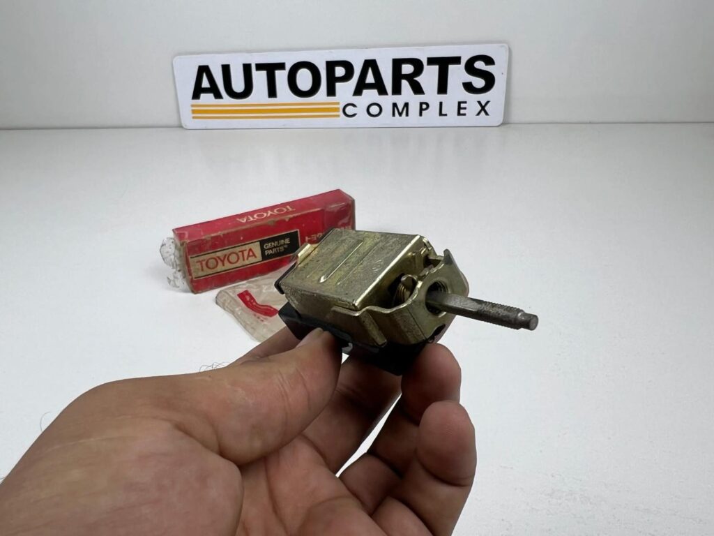 Carina Ta12 Ta10 Ta14 NOS OEM wiper switch (4)