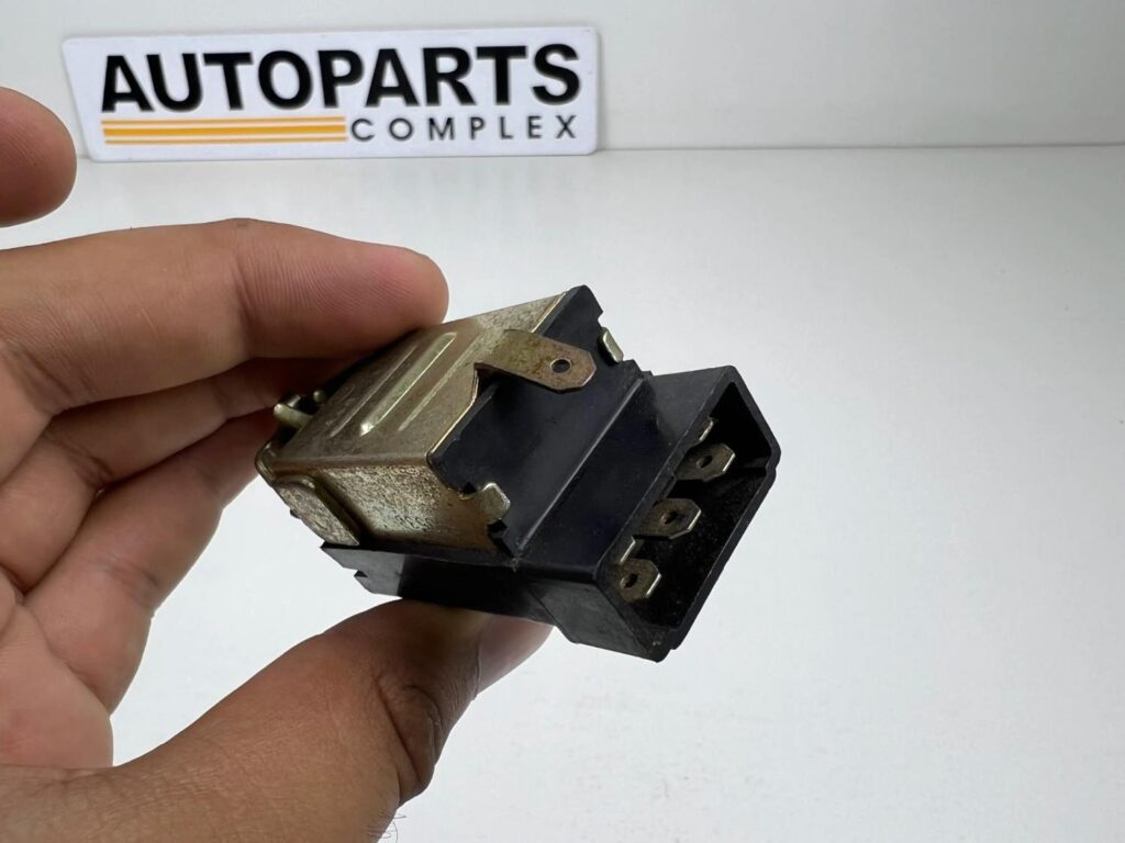 Carina Ta12 Ta10 Ta14 NOS OEM wiper switch (8)