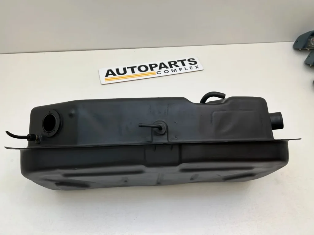 Corolla 1971 - 1974 fuel tank ke20 ke25 te27 (8)