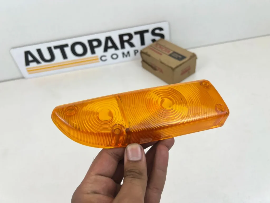 Corolla 1974 ke20 te27 NOS OEM front indicator lenses (3)