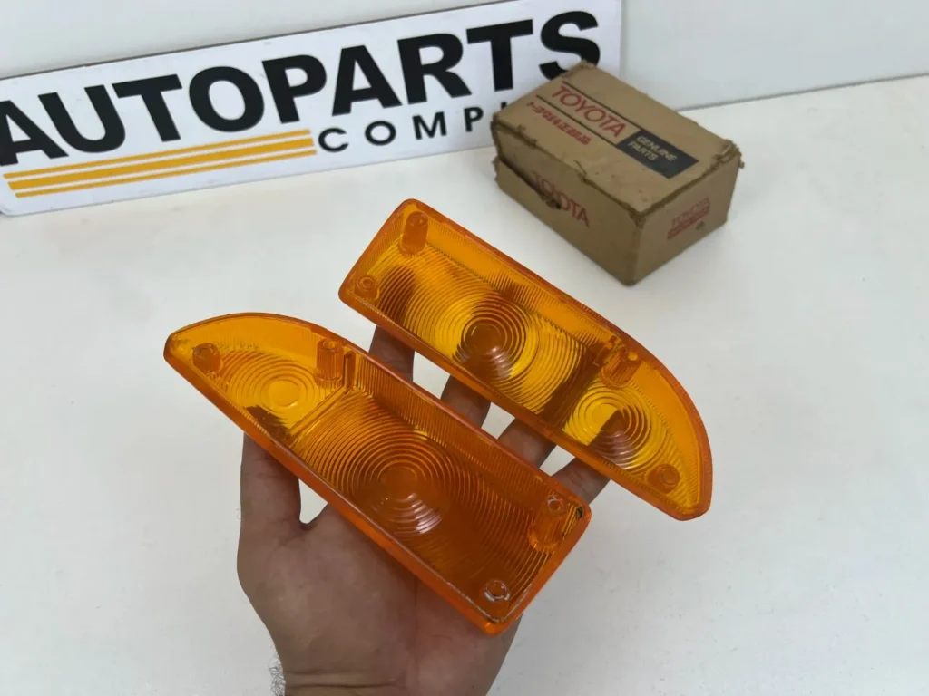 Corolla 1974 ke20 te27 NOS OEM front indicator lenses (4)