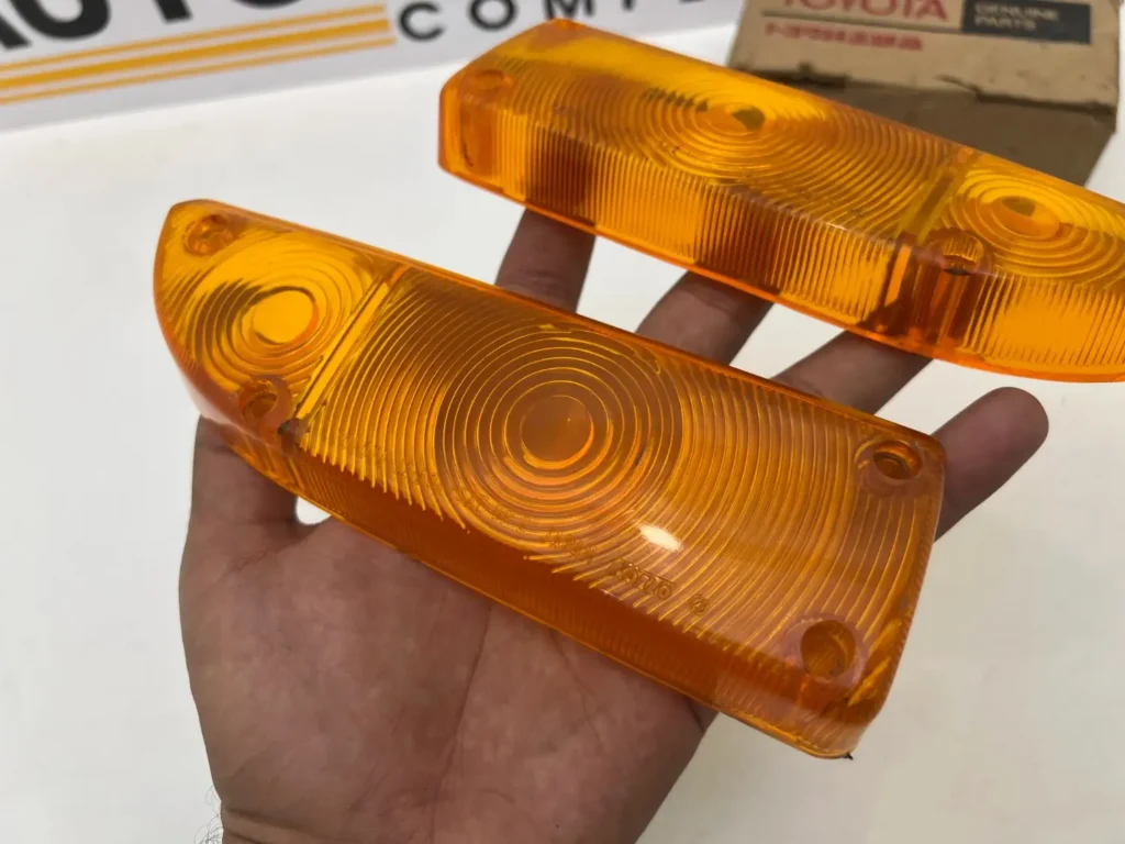Corolla 1974 ke20 te27 NOS OEM front indicator lenses (8)