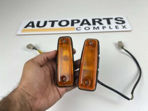 Corolla 1975 - 1979 ke30 fender indicators pair ke30 ke35 ke36 (8)