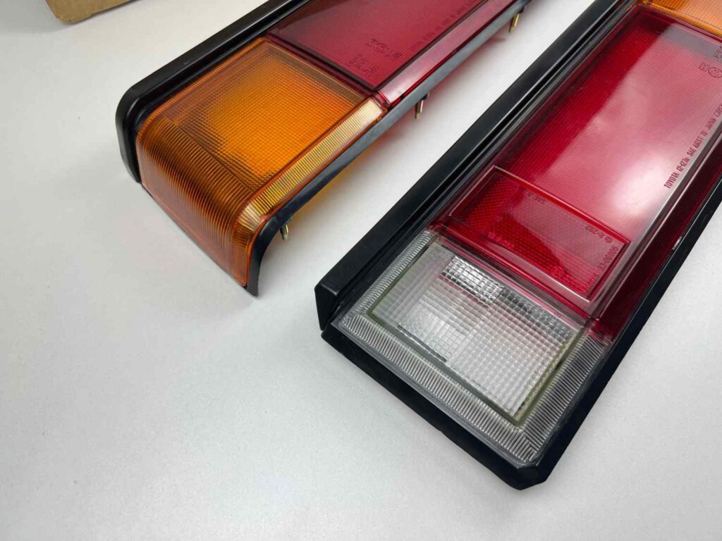 Corolla 1980 1981 KE70 Te72 NOS OEM tail light lenses koito japan (1)