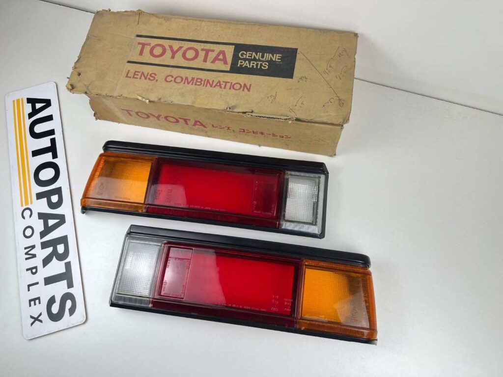 Corolla 1980 1981 KE70 Te72 NOS OEM tail light lenses koito japan (4)