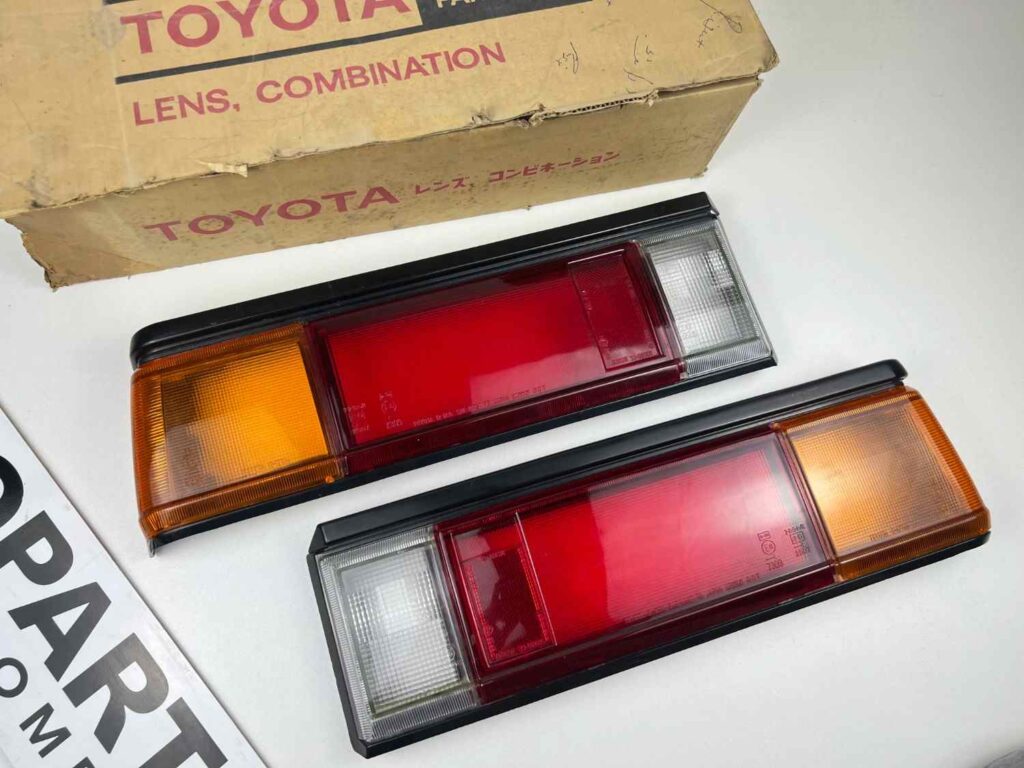 Corolla 1980 1981 KE70 Te72 NOS OEM tail light lenses koito japan (5)