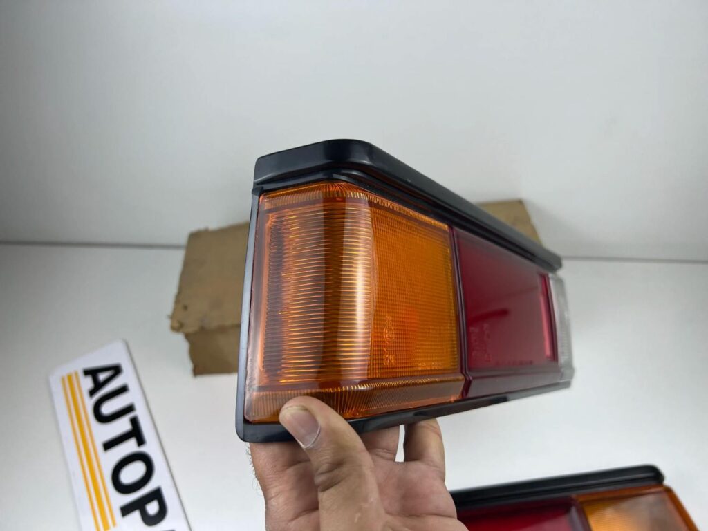Corolla 1980 1981 KE70 Te72 NOS OEM tail light lenses koito japan (7)