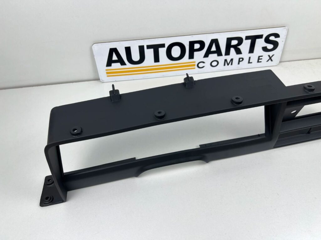 Corolla 1980 1981 TE72 ke70 LHD Dash cluster bezel (11)