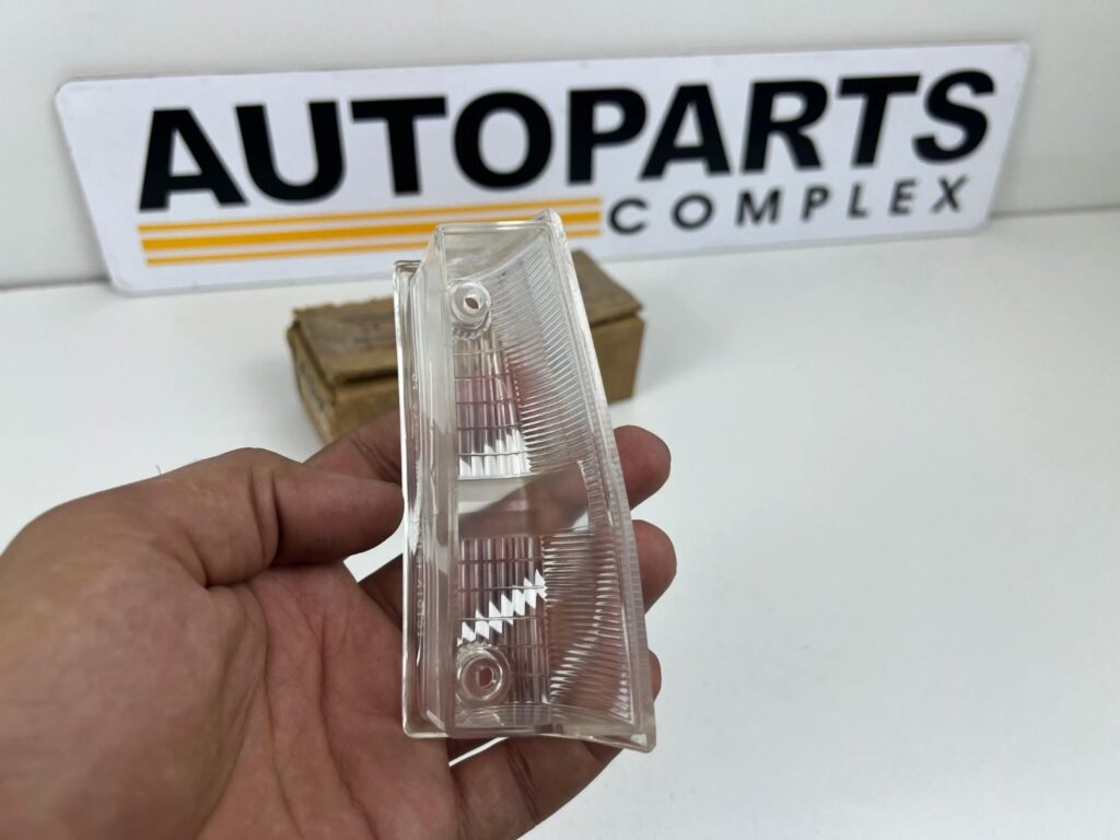 Corolla 1980 parking corner lamp lens NOS OEM (Right side)