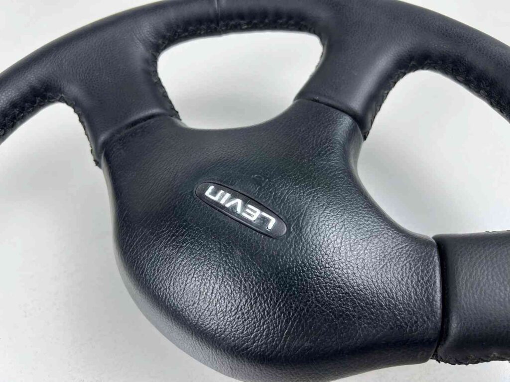 Corolla 1988 - 1991 Ae92 OEM JDM Levin steering wheel (11)
