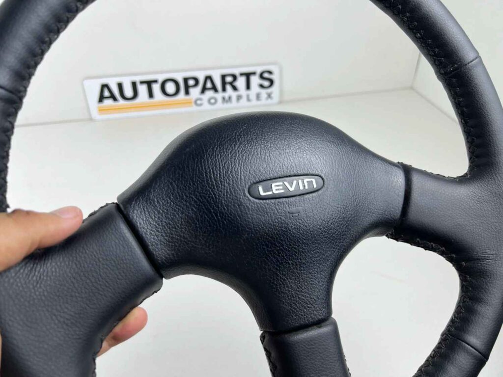 Corolla 1988 - 1991 Ae92 OEM JDM Levin steering wheel (3)