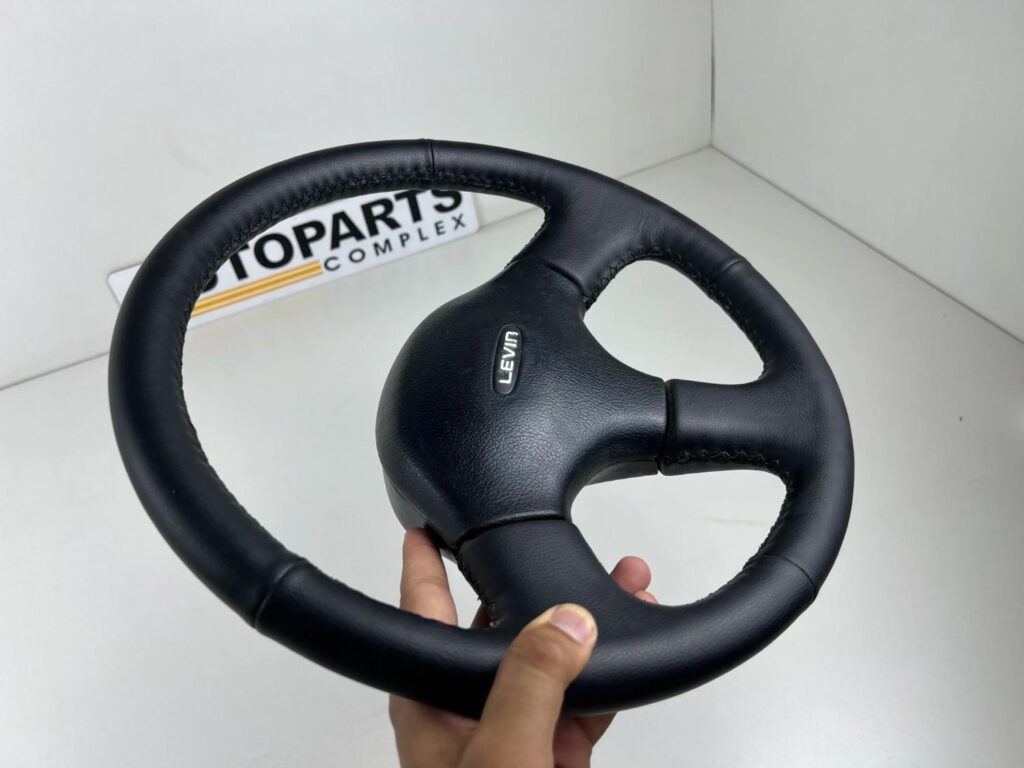 Corolla 1988 - 1991 Ae92 OEM JDM Levin steering wheel (5)