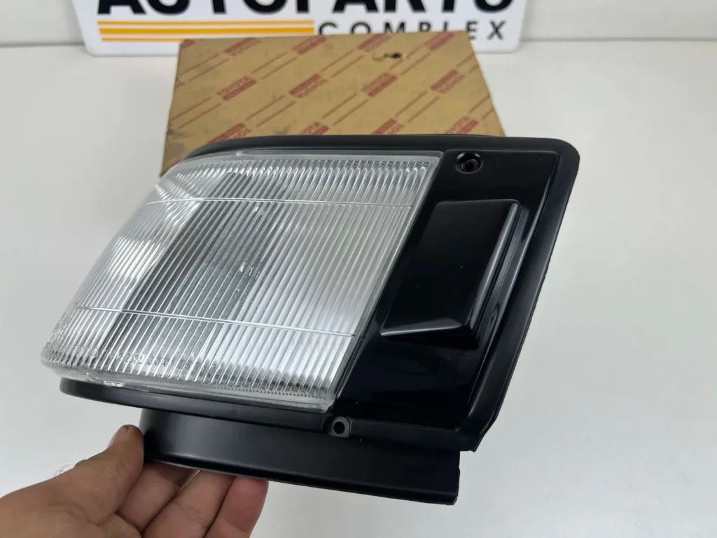 Corolla AE85 AE86 parking lamps NOS OEM (4)