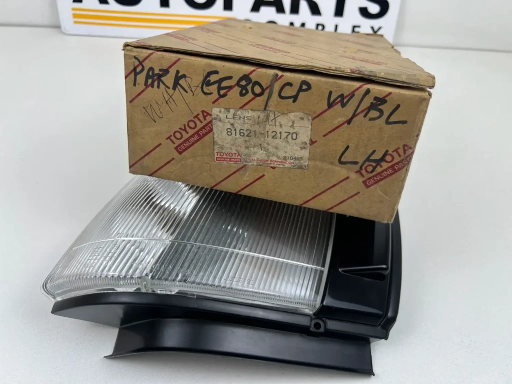 Corolla AE85 AE86 parking lamps NOS OEM (7)