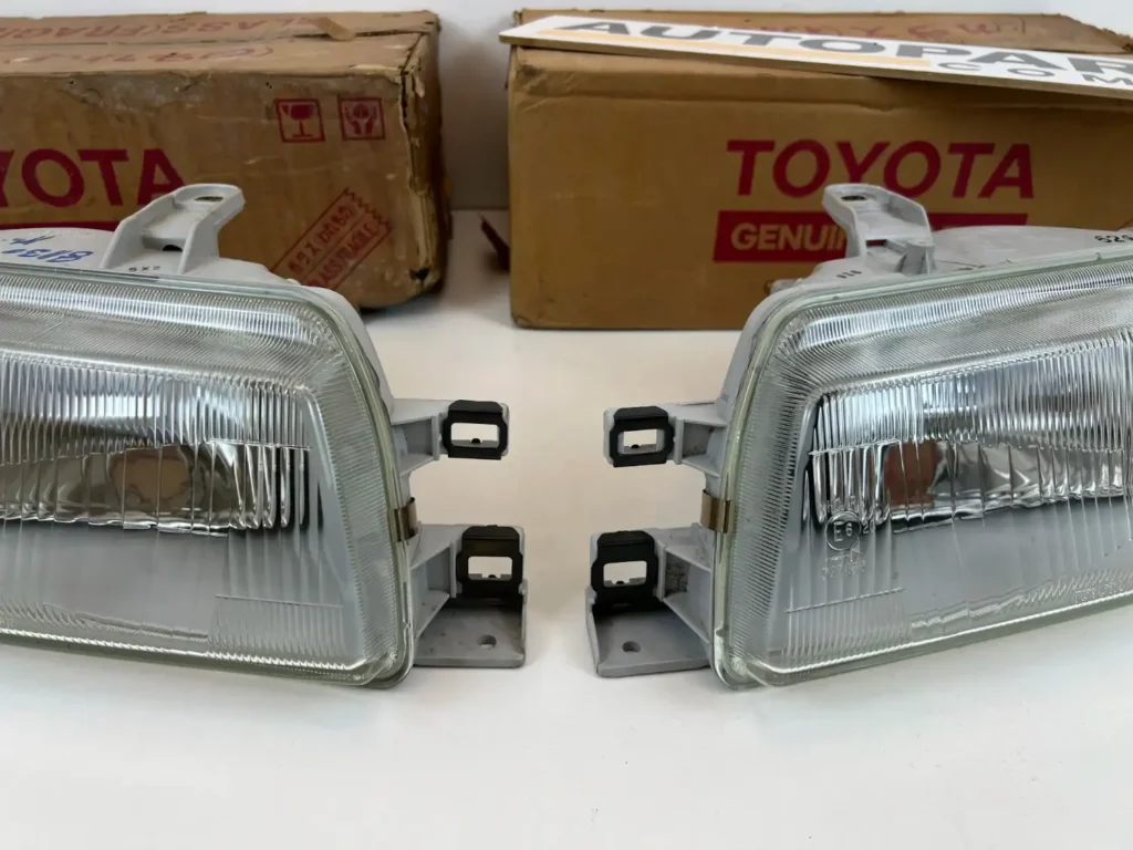 Corolla Ae92 1988 - 1991 headlights Genuine Brand New (1)