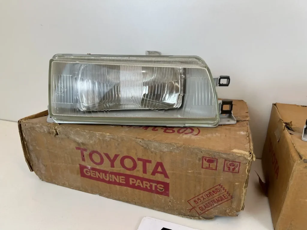 Corolla Ae92 1988 - 1991 headlights Genuine Brand New (10)