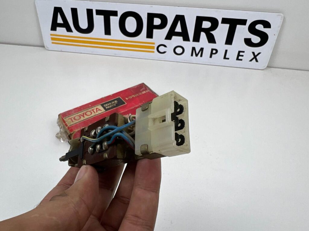 Corolla TE27 ke20 te21 te28 wiper switch NOS OEM (6)