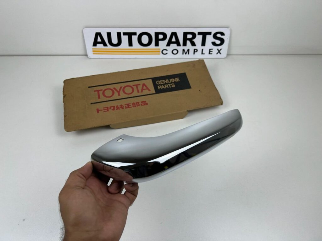 Corolla ke26 te28 ke20 wagon rear bumper end cap right side (NOS OEM) (2)