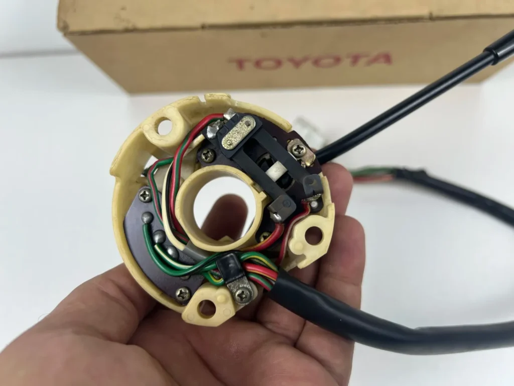 Corolla te27 ke20 te21 te28 ke25 LHD Combination headlights indicator switch NOS (1)