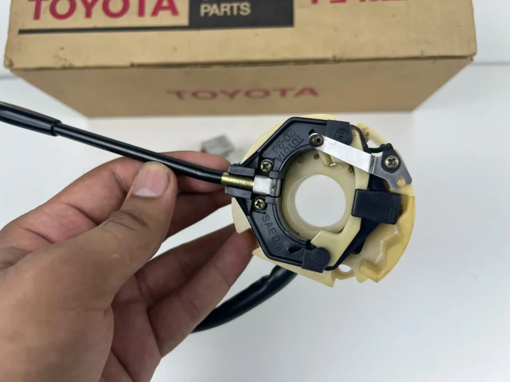 Corolla te27 ke20 te21 te28 ke25 LHD Combination headlights indicator switch NOS (3)