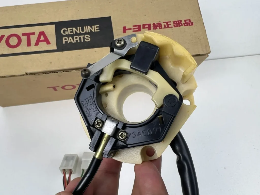 Corolla te27 ke20 te21 te28 ke25 LHD Combination headlights indicator switch NOS (4)