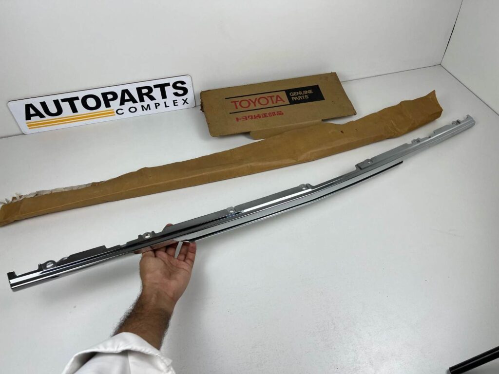 Corona 1981 1982 1983 RT13# Tt13# XT13# NOS OEM radiator upper chrome trim (2)