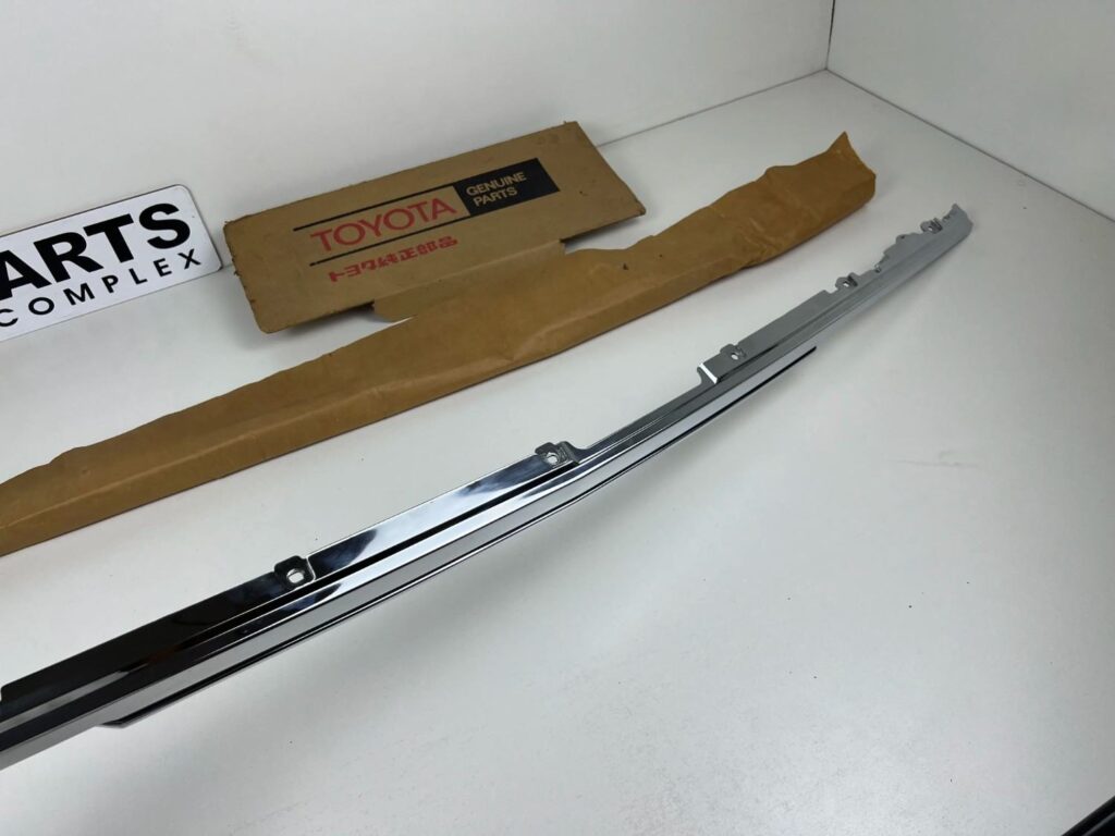 Corona 1981 1982 1983 RT13# Tt13# XT13# NOS OEM radiator upper chrome trim (4)