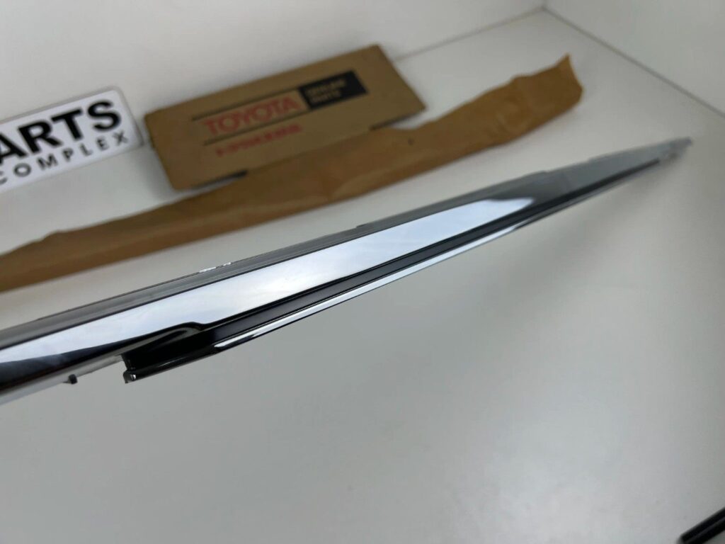 Corona 1981 1982 1983 RT13# Tt13# XT13# NOS OEM radiator upper chrome trim (8)