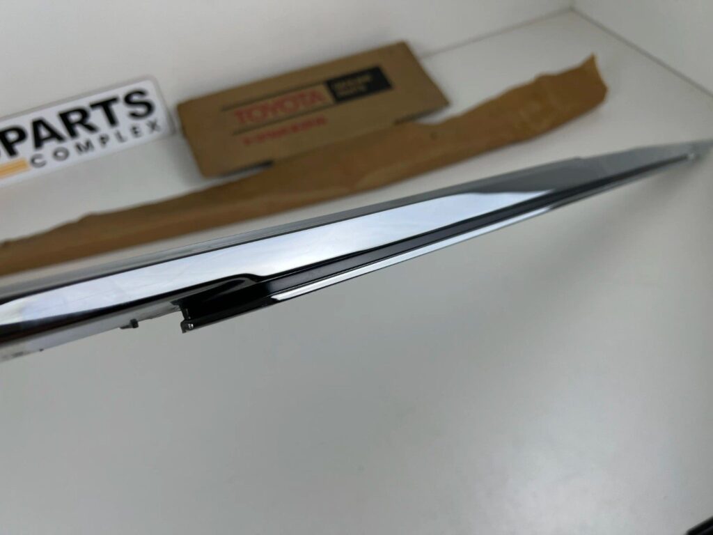 Corona 1981 1982 1983 RT13# Tt13# XT13# NOS OEM radiator upper chrome trim (9)