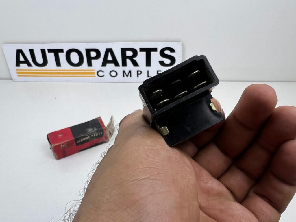 Corona mark ii Rx12 Rx22 mx1# mx22 NOS OEM wiper switch (5)