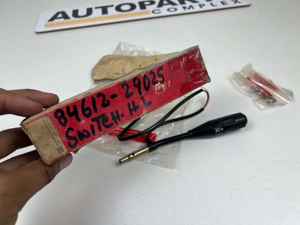 Cressida 1976 - 1979 X30 Headlights indicator switch stalk for RHD (10)