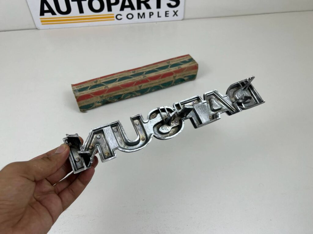 DATSUN 720 Pickup Front Grille Emblem Badge NOS (7)