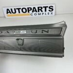 DATSUN CEDRIC 330 220c 260c 280c 1975 - 1979 tail lights center garnish (3)