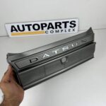 DATSUN CEDRIC 330 220c 260c 280c 1975 - 1979 tail lights center garnish (4)