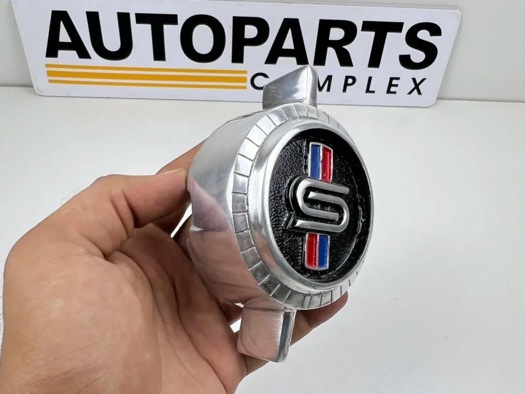 Datsun sunny 1200 B110 grille badge (3)